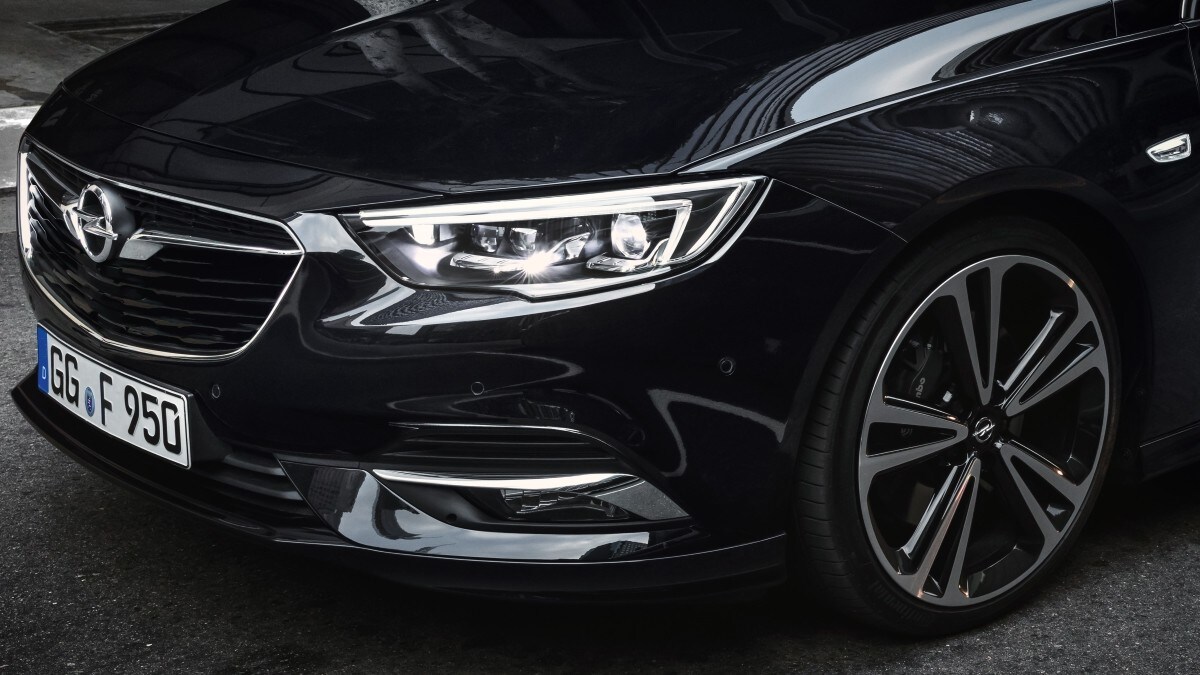 Opel, con i fari IntelliLux la notte si fa giorno