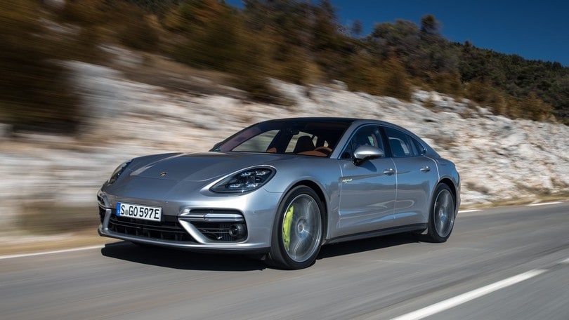 Porsche Panamera Sport Turismo, i SUV possono attendere