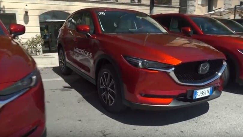 Mazda CX-5 2017, il Suv medio su strada