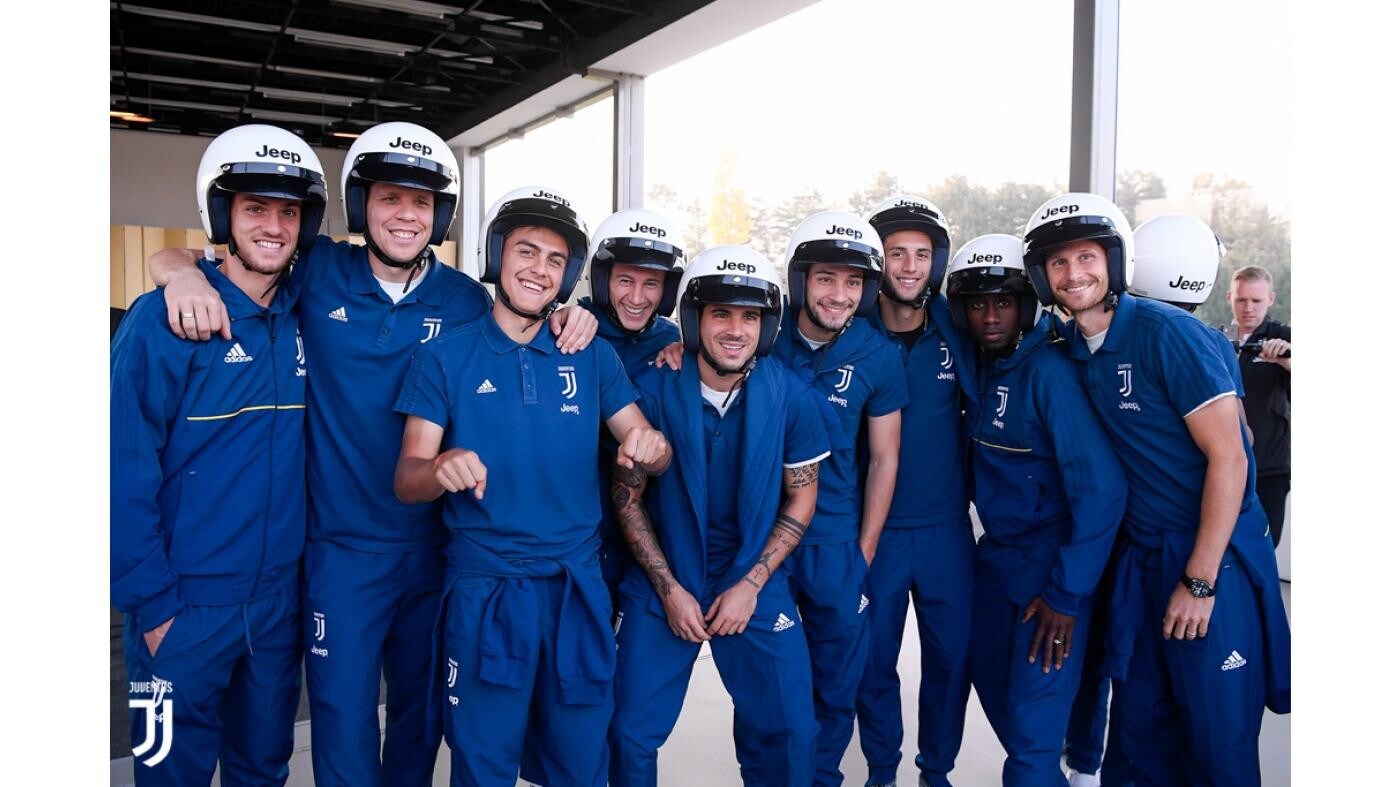 La Juve va fuoristrada con Jeep: foto
