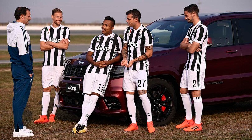 La Juve in fuoristrada con le Jeep a Balocco