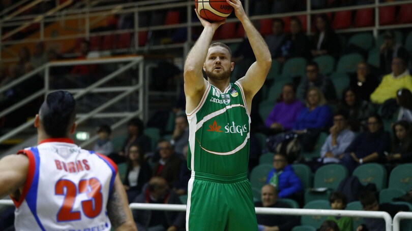 Basket Serie A, Avellino batte Cantù e aggancia la vetta