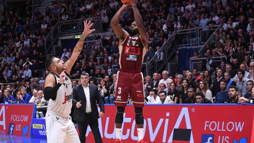 Venezia corsara a Bologna. Sassari sorprende Milano