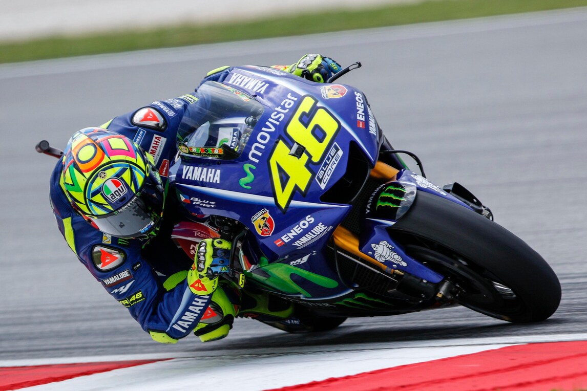 MotoGp, Rossi: «Il rinnovo? Solo se mi sentirò competitivo»