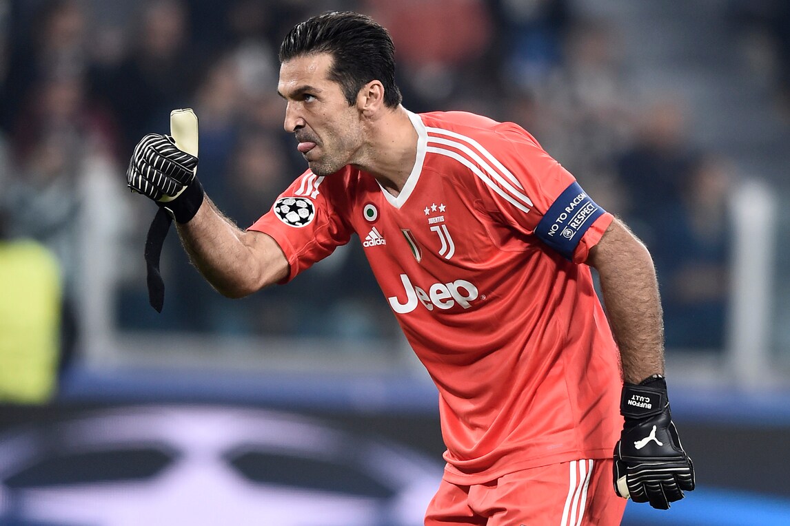 Juventus, Buffon asciuga le lacrime e va a caccia di altri due record da leggenda