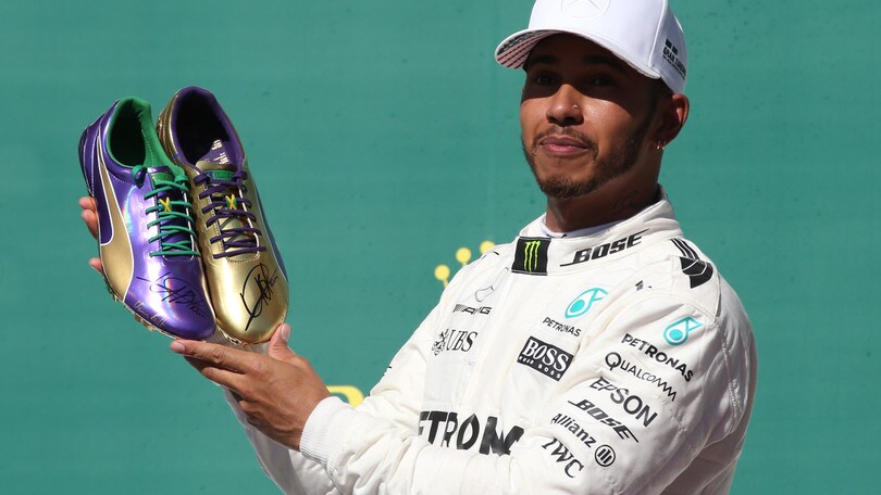 F1, Jackie Stewart: «Hamilton a caccia di Schumacher»