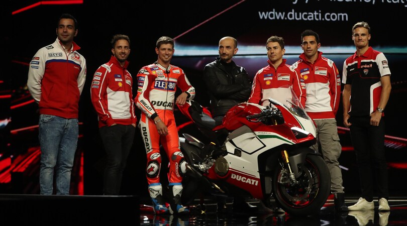 EICMA: Stoner svela la nuova Ducati Panigale V4