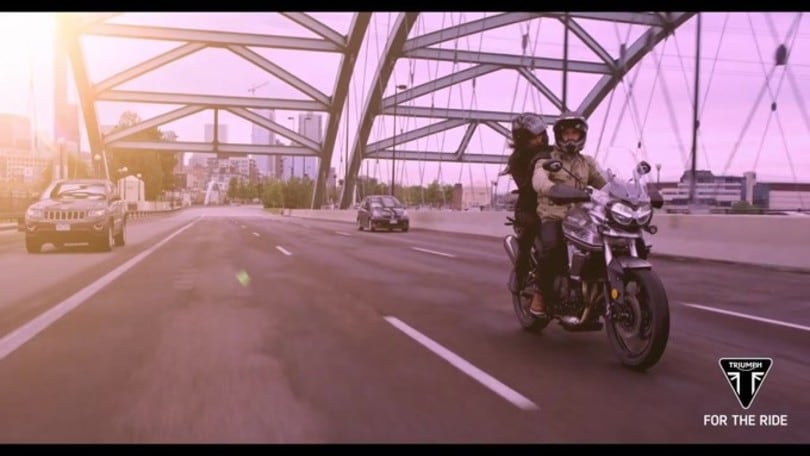 Triumph 800 XC e XR, le nuove crossover con gli artigli