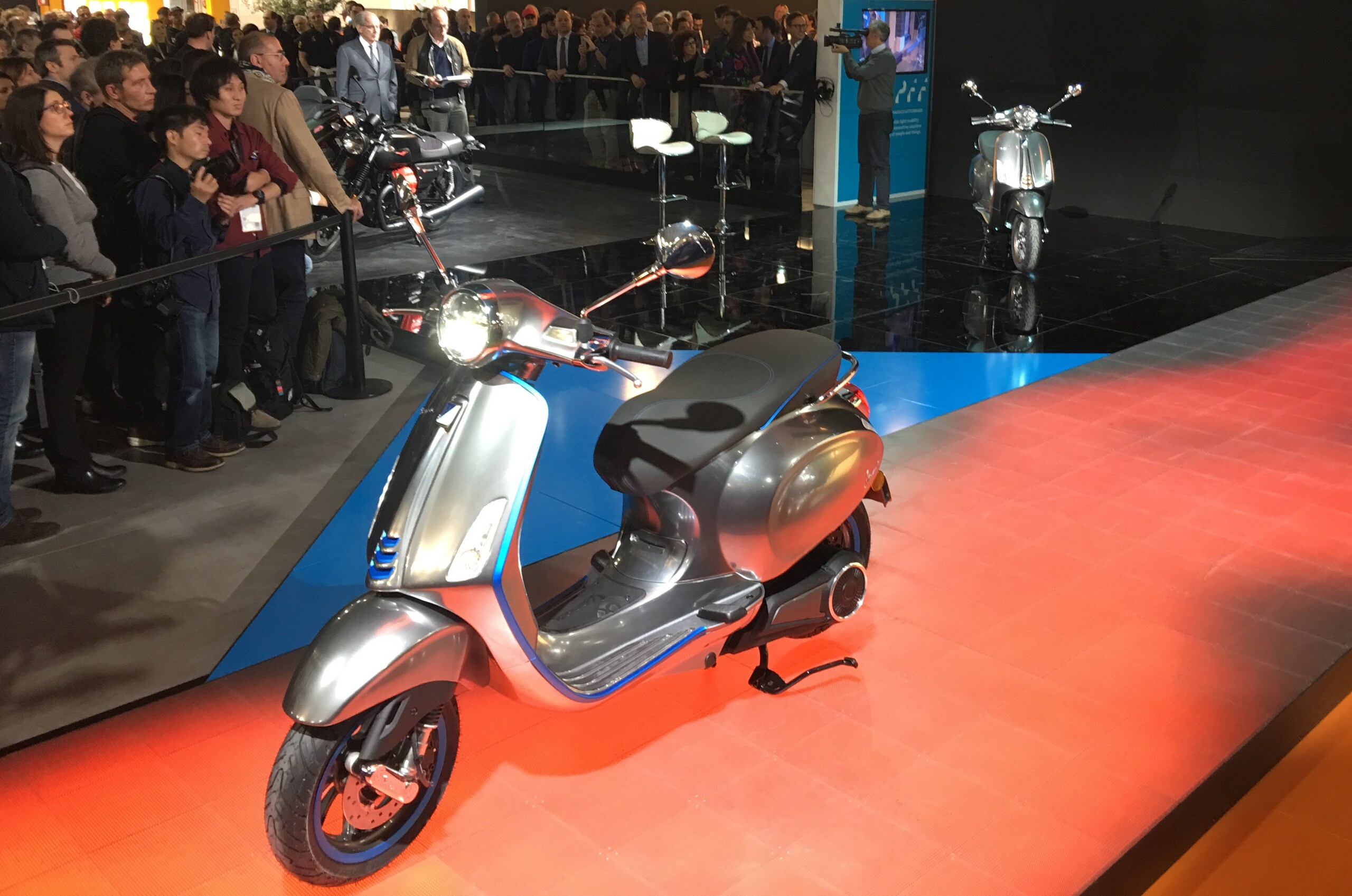 EICMA, Vespa Elettrica: rivoluzione totale