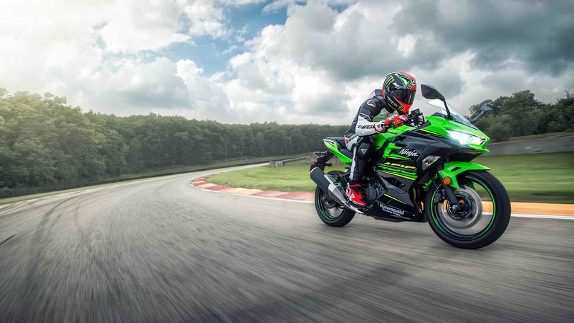 Kawasaki Ninja 400: foto