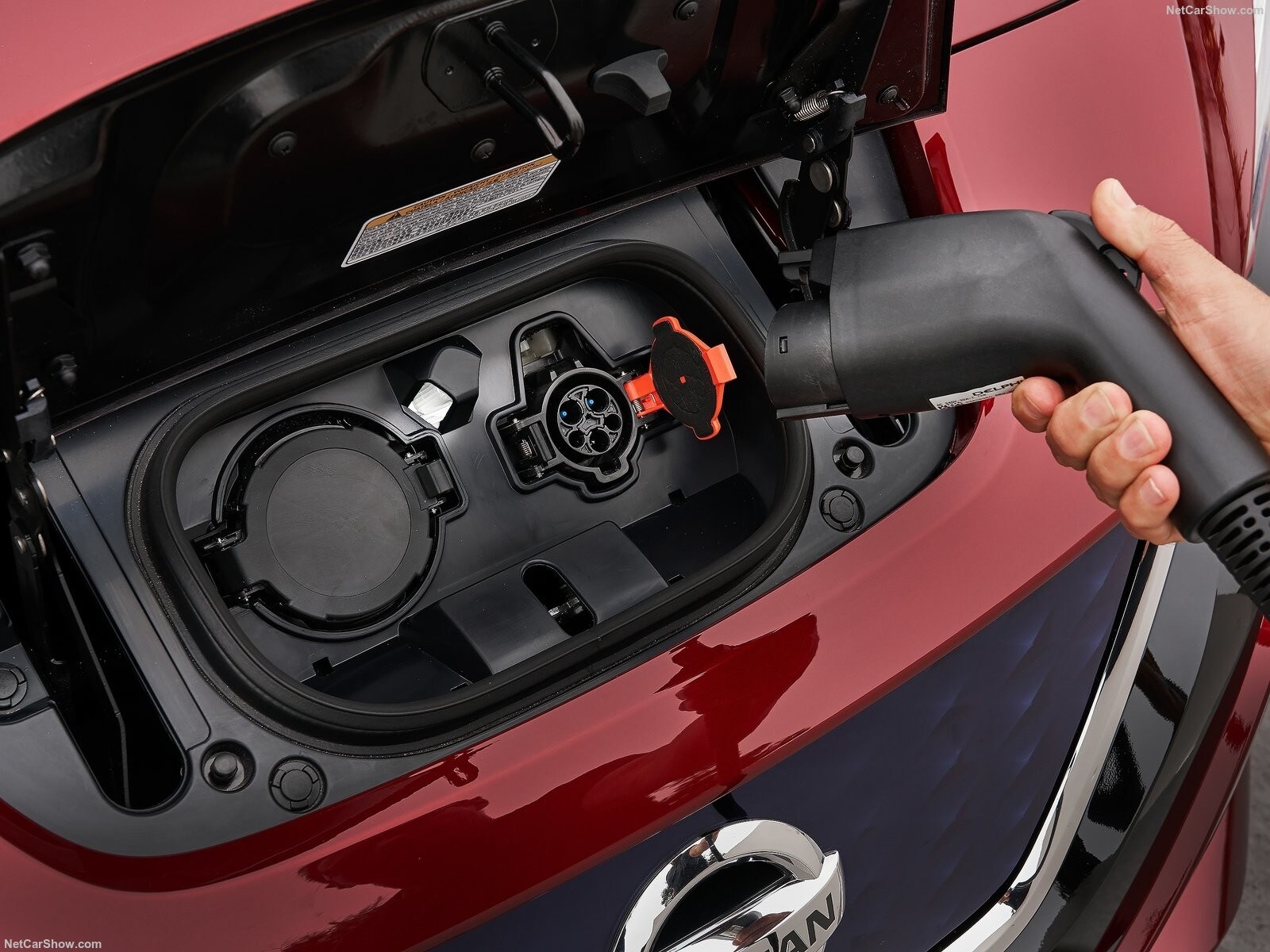 Unione Europea: taglio del 30% delle emissioni auto per il 2030