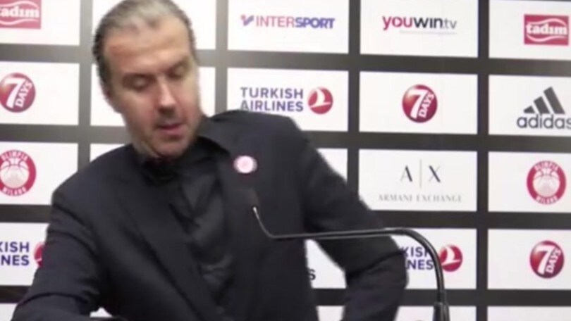 Basket, Pianigiani: "Chiedo scusa a tifosi e proprietà"