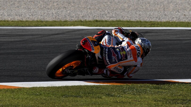 MotoGp, Valencia: pole a Marquez, Dovizioso solo nono