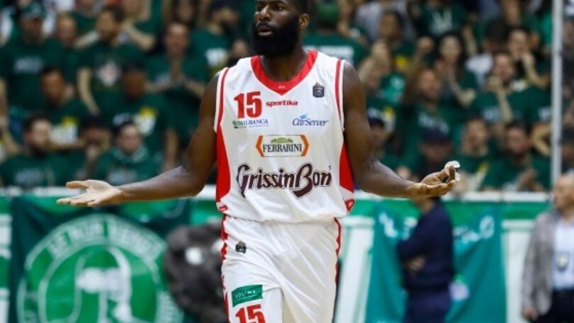Basket Serie A, Reggio schianta Pistoia. Cantù sfiora il colpaccio