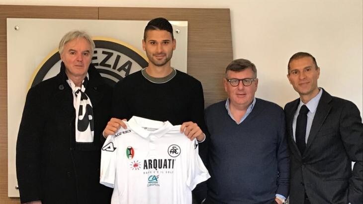 Calciomercato Spezia, ufficiale: firma Manfredini