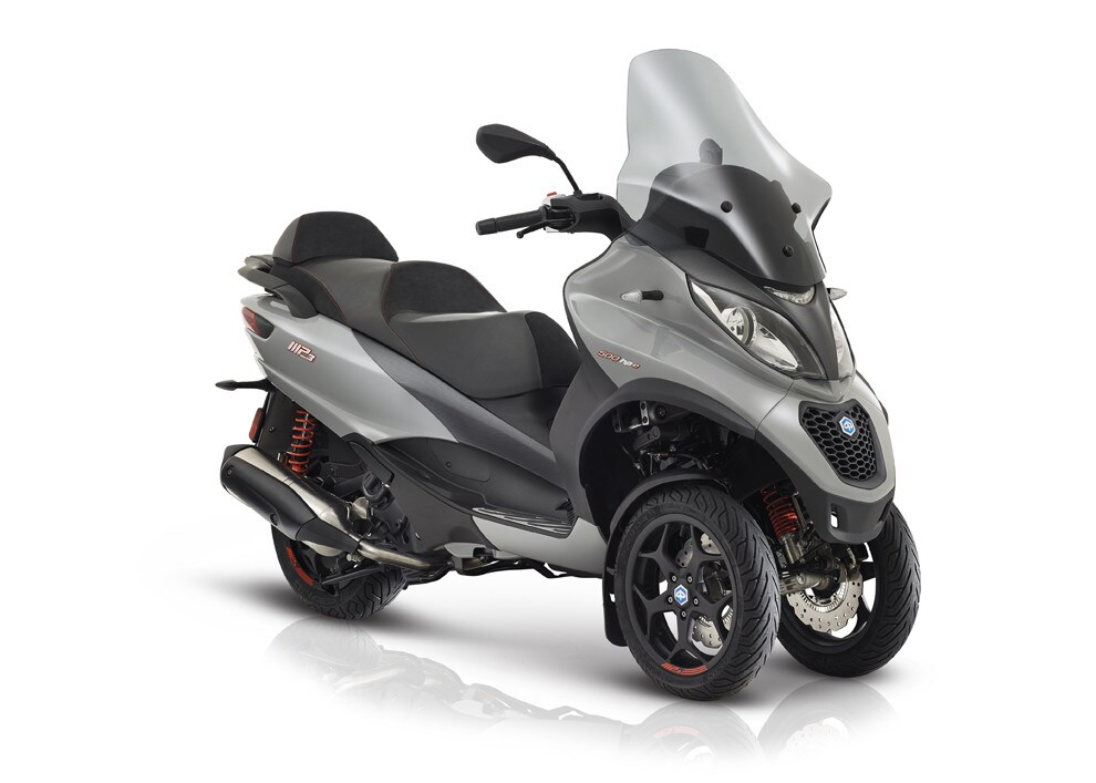 Piaggio MP3: nuovo look all'EICMA
