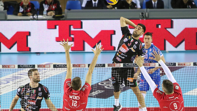 Volley: Superlega, la Lube se la vede brutta ma alla fine batte Piacenza