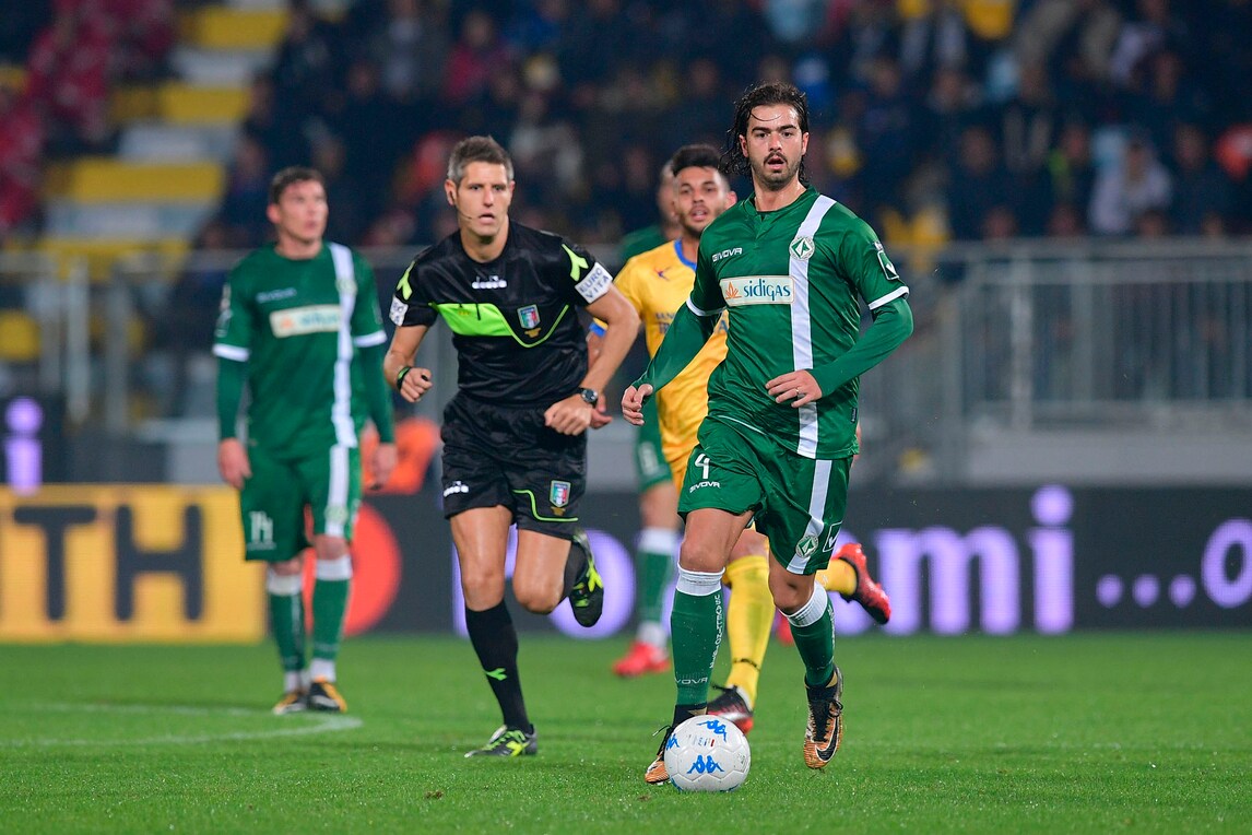 Serie B Frosinone-Avellino, prima Castaldo, poi Ciofani. Termina 1-1