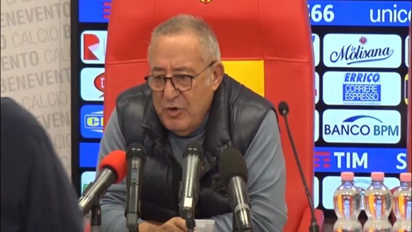 Vigorito: "Dovremmo convincere calciatori a venire in una squadra quasi in B"