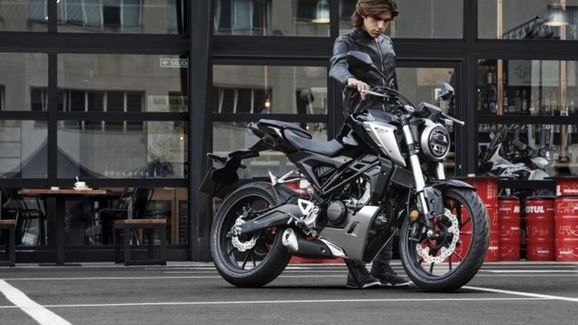 Nuove Honda CB300R e CB125R: foto