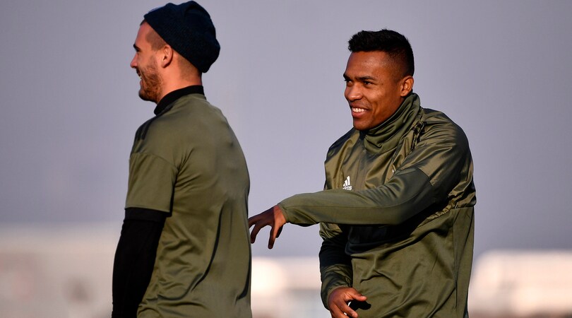 Juventus, adesso Alex Sandro deve fare Dani Alves