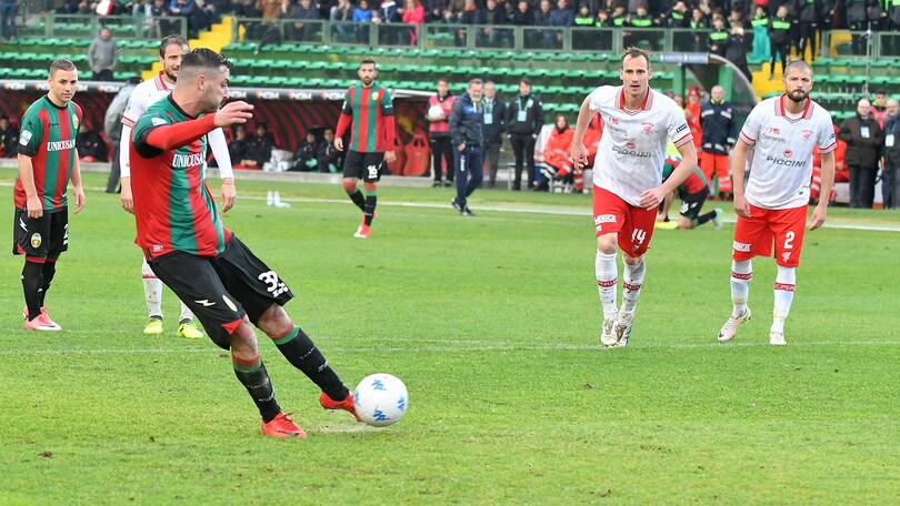 Serie B, Ternana Unicusano-Perugia 1-1: illude Montalto, Di Carmine salva Breda