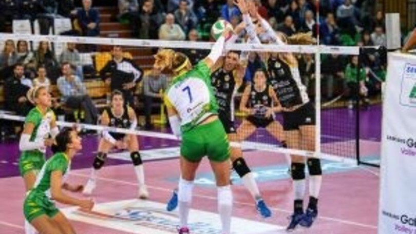 Volley: A2 Femminile, Soverato e Mondovì le nuove leader