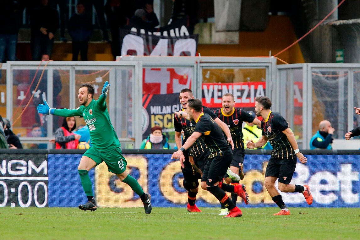 Benevento, Brignoli eroe: la sequenza del gol