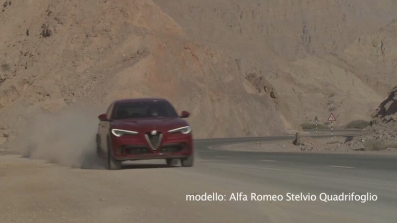 Alfa Romeo Stelvio Quadrifoglio in azione nel deserto