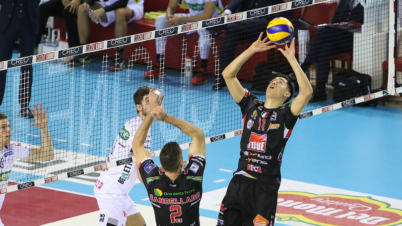 Volley: Superlega, Civitanova soffre cinque set per battere Padova