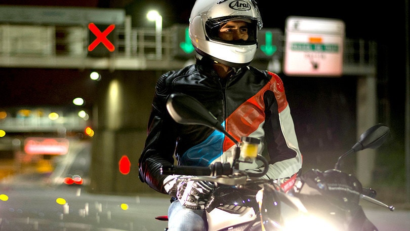 La giacca da moto potrebbe diventare obbligatoria in Spagna
