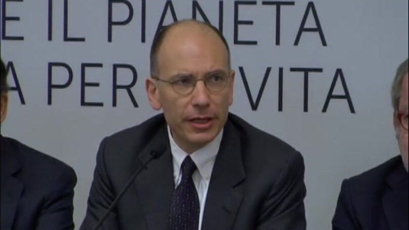 Donnarumma, fischi anche da Letta