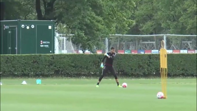 Donnarumma spiega, Raiola attacca
