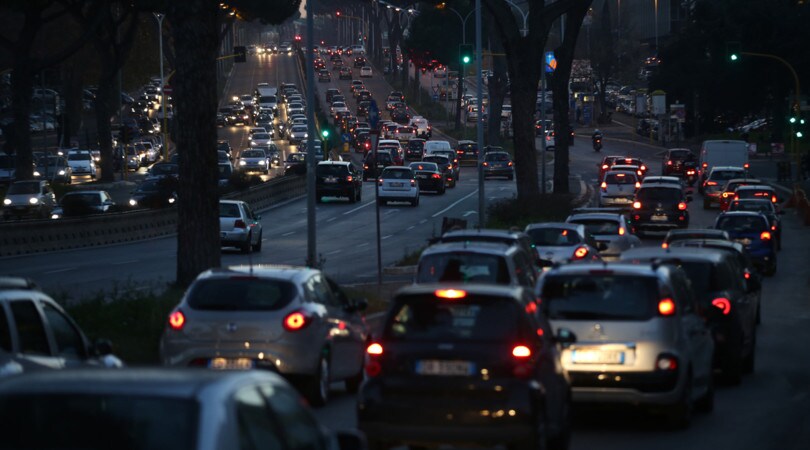 Le donne saudite potranno guidare moto e camion