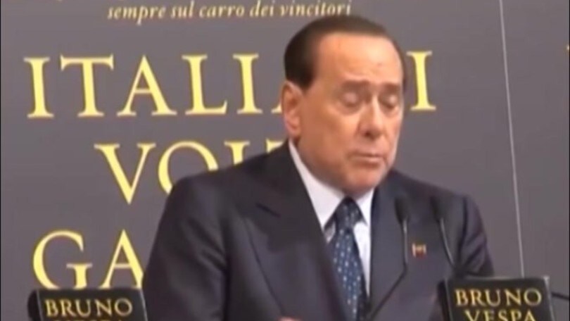 Berlusconi consiglia modulo al Milan