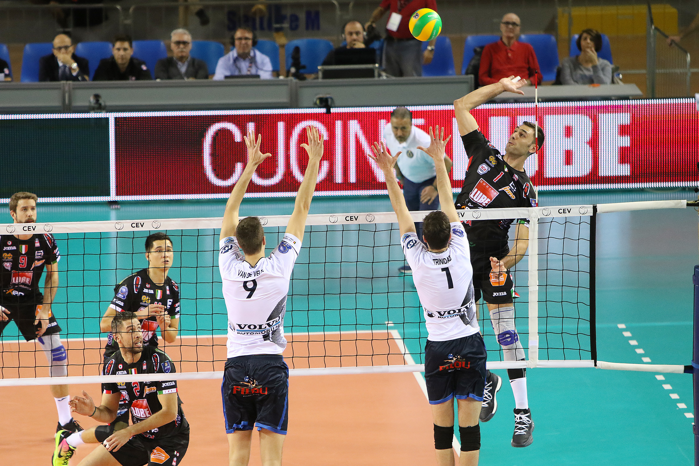 Volley: Champions League, La Lube non sbaglia, battuto il Roeselare