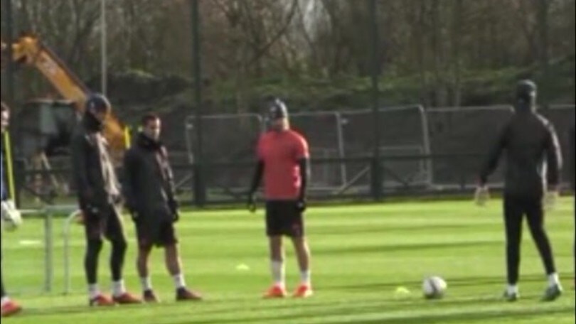 Pogba non si sveglia, lo United lo tira giù dal letto