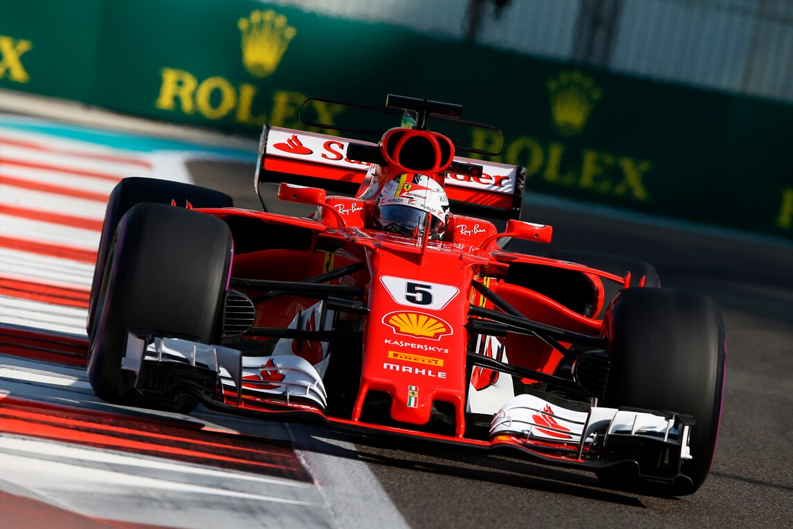 F1, gli auguri della Ferrari: «Pronti a dare il massimo nel 2018»