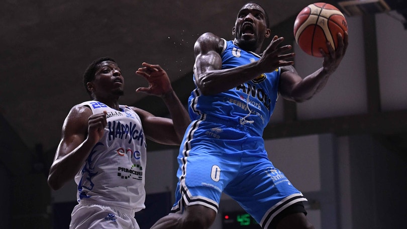 Johnson-Odom regola Brindisi, vince Cremona