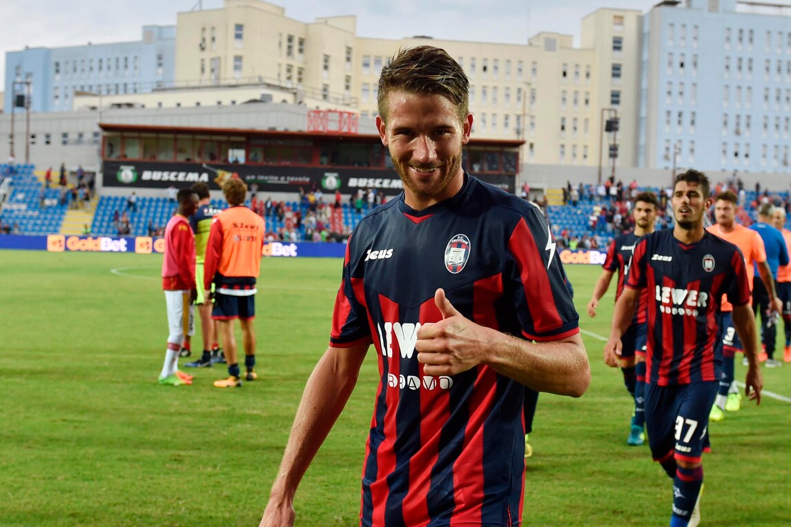 Serie A Crotone, Rohden: «Non vediamo l'ora di affrontare il Milan»