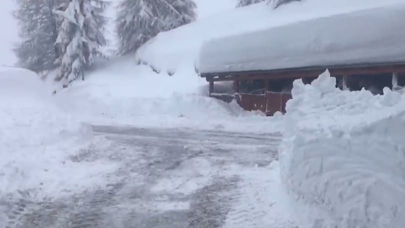 Il video di Sorrentino: «Bloccati in hotel per la neve»