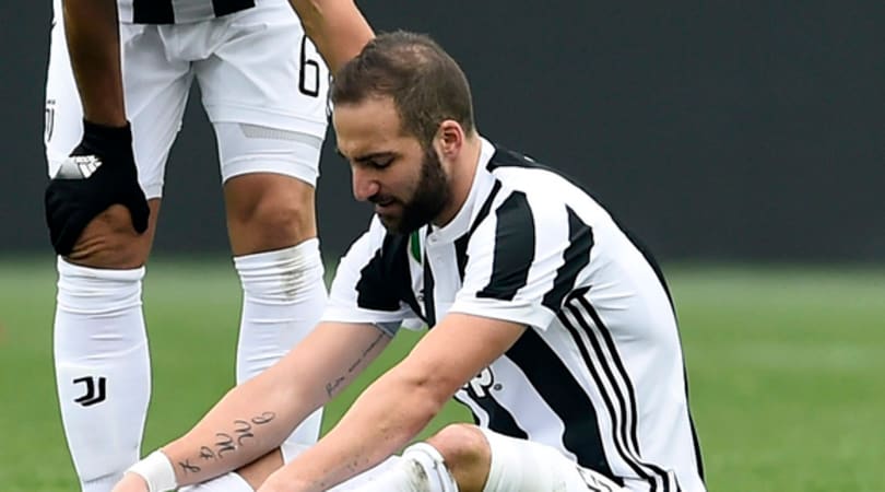 Juventus, l'infortunio di Higuain nel derby