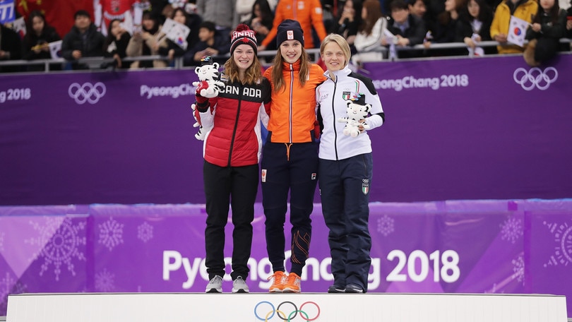 Olimpiadi invernali, Arianna Fontana show: grande gioia sul podio!