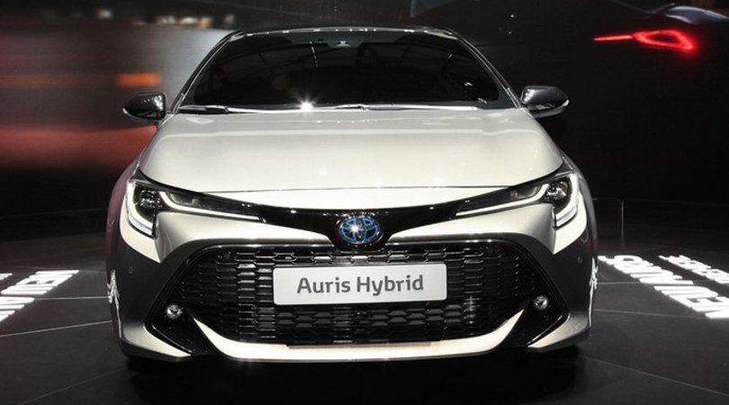 Nuova Auris Hybrid, doppio ibrido per la terza generazione