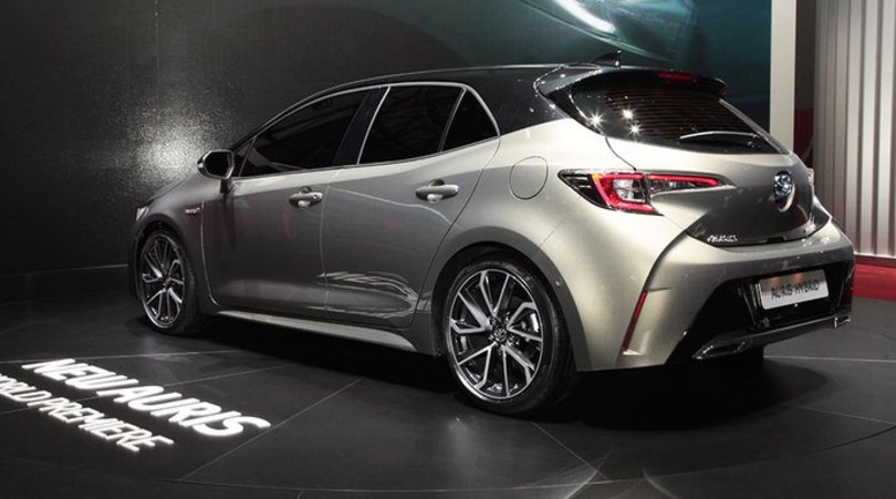 Nuova Auris Hybrid, doppio ibrido per la terza generazione