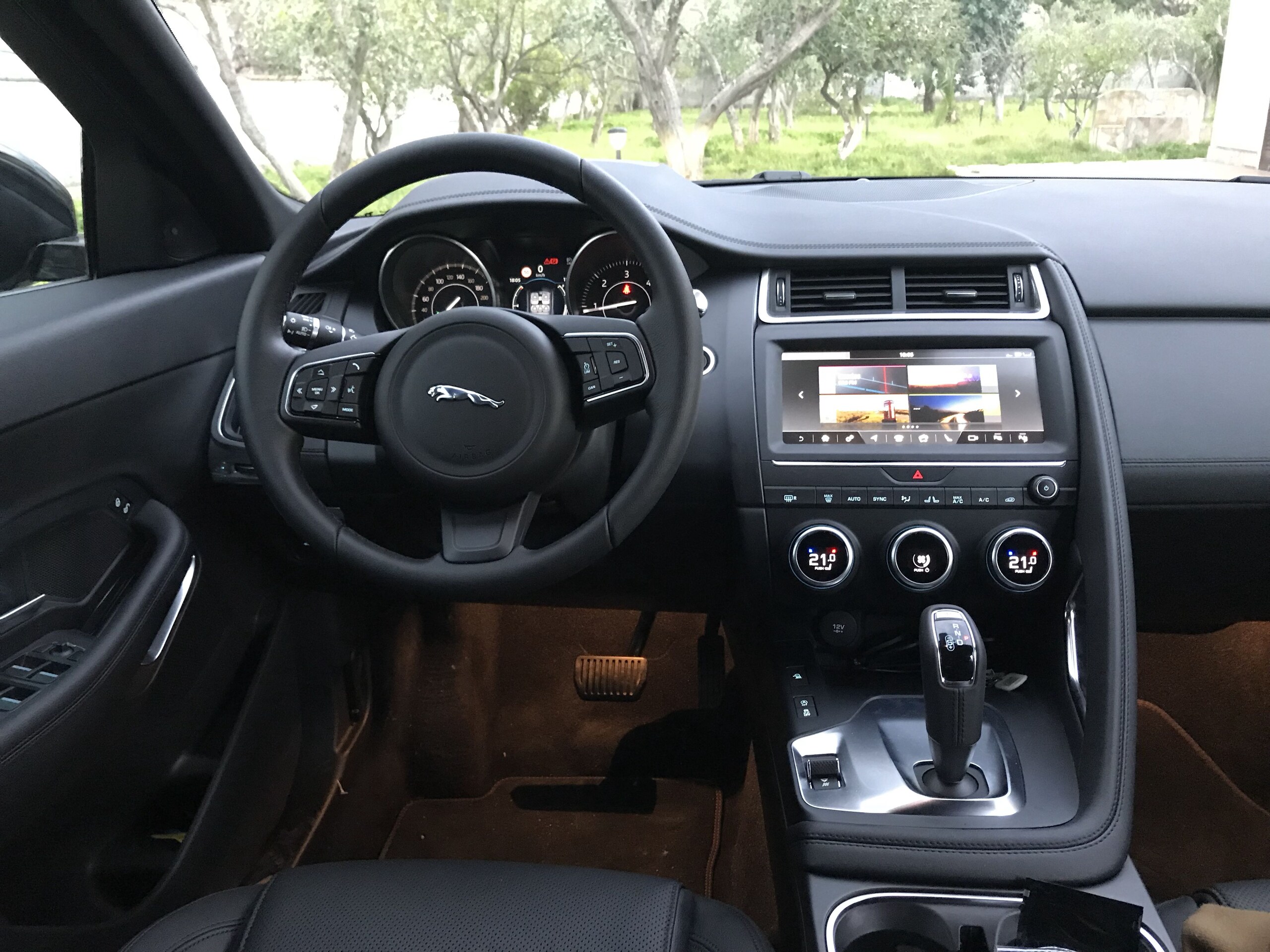 A confronto: Jaguar E-Pace vs Jeep Compass