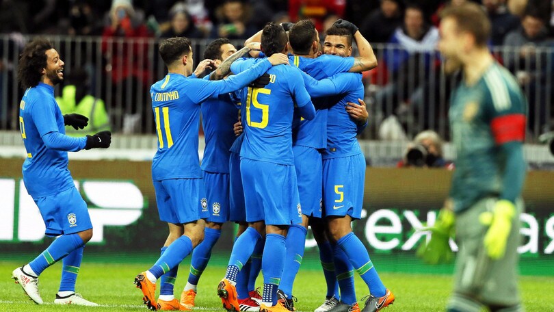 Russia-Brasile 0-3: Miranda, Coutinho e Paulinho in rete