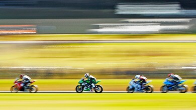 Superbike, Aragon: Chaz Davies davanti a tutti in gara 2