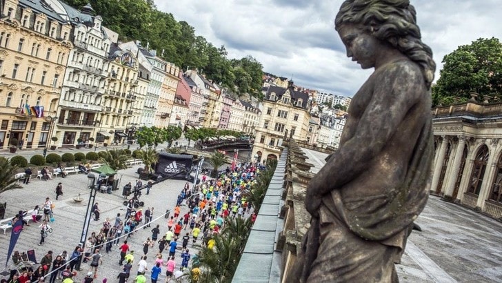 La Mattoni Karlovy Vary Half Marathon scalda i motori: lo start il 19 maggio