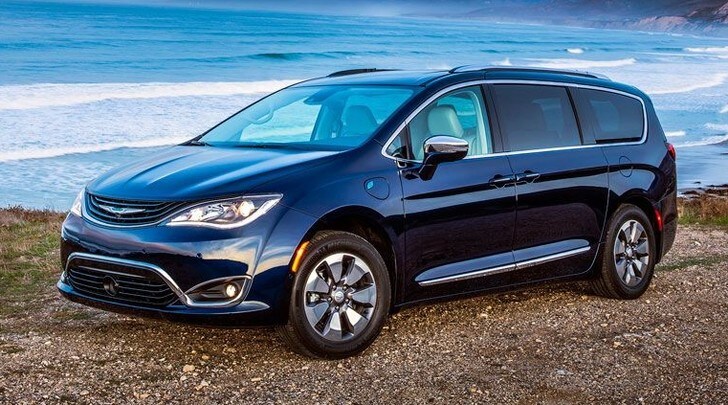 Chrysler Pacifica, la grande ibrida FCA arriva in Italia